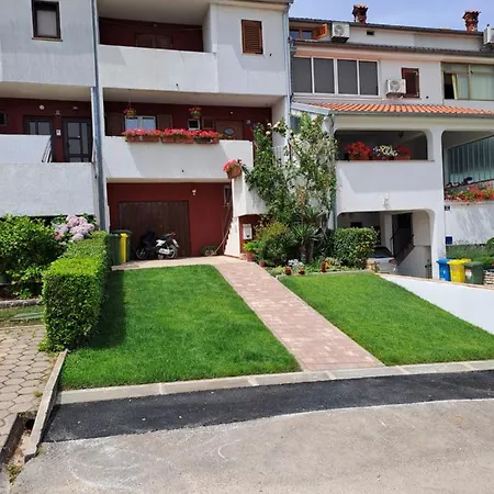 Apartments N & V Poreč Buitenkant foto